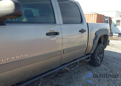 2008 Chevrolet Silverado 1500 Lt1 z USA, uszkodzony, nr VIN 3GCEC13C18G254395